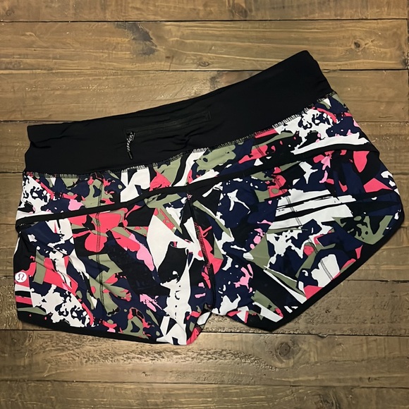 Lululemon Speed Shorts - Picture 2 of 4